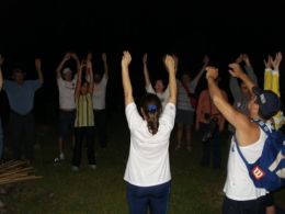 O objetivo de uma caminhada no período da noite é enxergar além do que os olhos podem ver e fortalecer o espírito em equipe. Créditos: Arquivo pessoal