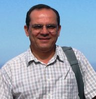 Para o professor, os cuidados com a lavoura devem ser constantes. Créditos: Arquivo pessoal