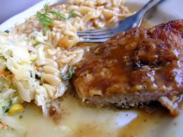 Comida de casa, comida de fora. O importante é o sabor. Confira aqui algumas dicas imperdíveis. Créditos: Divulgação/Stock
