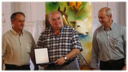 Na foto, o presidente (esq.) Belquer Lopes, junto de Carlos Sperotto e Pedro Herter. Créditos: Luis Afonso Costa