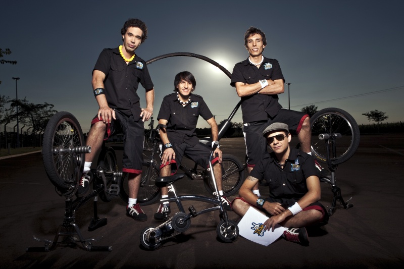 Arquivo:Trajetorianoveanosfaxinal1Grupo 1 bikes.jpg