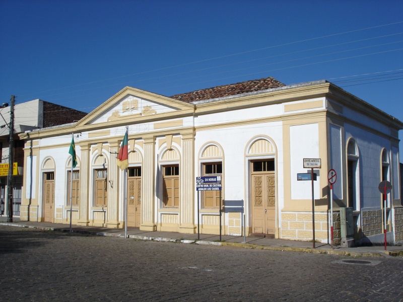 Arquivo:PaginatrescapitalfarroupilhafotodoisFoto reduto.JPG