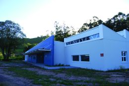 O local privilegiado e a obra em processo de conclusão anuncia as oportunidades que o interior do local promete. Créditos: Andrewes Pozeczek Koltermann/doisac.com