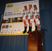 Jaceguay Barros, Gerente Regional do Irga na Depressão Central e Vice-presidente de Orizicultura da Fenarroz, apresentou a programação técnica do evento. Créditos: Andrewes Pozeczec Koltermann