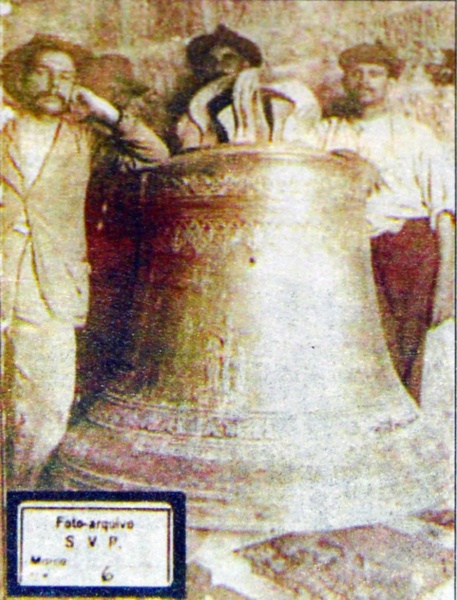 Arquivo:Segundafoto4colonia2Foto sino.JPG