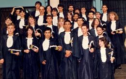 Se há alguns anos, o mercado de trabalho preocupava os profissionais formados em matemática, atualmente os pretendentes a uma vaga podem estar certos que optaram por uma área promissora. Na foto, alguns alunos que passaram pela instituição. Créditos: Arquivo Unifra