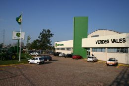Na foto, a matriz da Verdes Vales, concessionária da reconhecida John Deere, em Santa Maria. Créditos: Arquivo Verdes Vales.