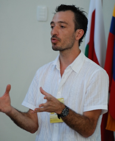 Arquivo:Apoiocausafoto4paginacapaFoto michel.jpg