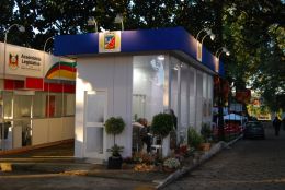 Comunidade foi atendida no estande da Prefeitura. Créditos: Andrewes Pozeczek Koltermann
