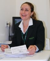 Luciana de Davi, supervisora do hospital, conta com alegria e emoção a trajetória de conquista e evolução da unidade de saúde. Créditos: Andrewes Pozeczek Koltermann