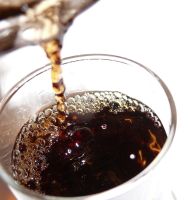 Alimentos ácidos, como refrigerantes, podem provocar oxidação ou corrosão dentária. Créditos: Divulgação