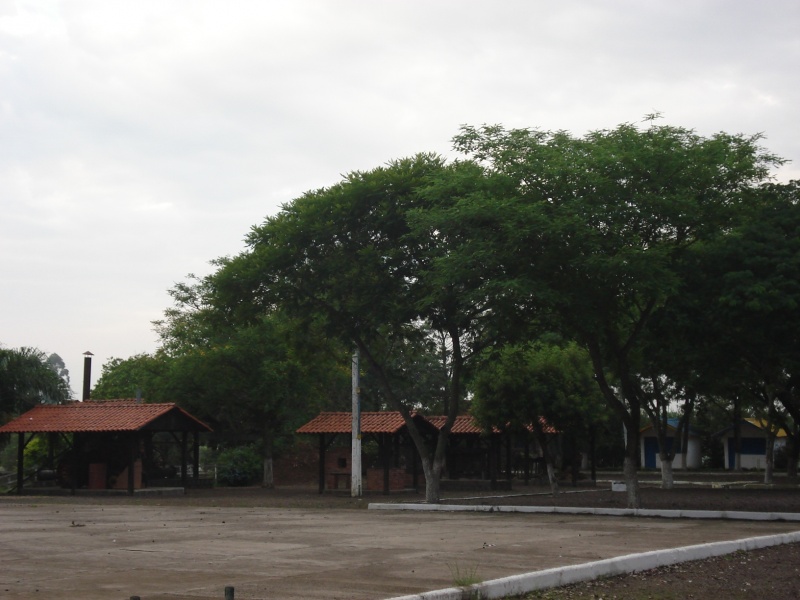 Arquivo:Paginadacapafotodois2Foto camping.JPG