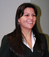 “O meu crescimento profissional está diretamente relacionado à Unimed e, em especial, à implantação do Hospital Dia. A abertura para o novo e os olhos voltados para o futuro dão à cooperativa a característica de crescimento constante”. Angelita Fontoura – Farmacêutica