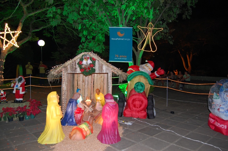 Arquivo:Iluminando2Foto natal 2.JPG