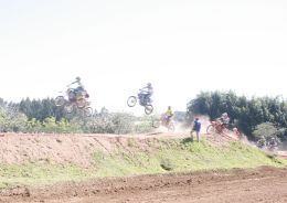 Outro momento que atrai os olhares para Dona Francisca é o famoso MotoCross. A competição estadual está prevista para domingo, 19 (ver programação). Créditos: Arquivo Secretaria Municipal de Cultura, Desporto e Turismo.