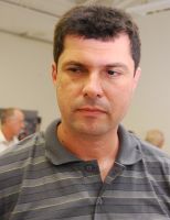 “A iniciativa é única no País e isso a comunidade precisa perceber. Creio que ela objetive o que está por trás de todo o conceito de Geoparque, levando como foco o aproveitamento sustentável e trazendo no ensino, na consciência mais do que uma possibilidade de melhoria em acessos e outros fatores consequentes, mas uma melhoria cultural”. Roberto Iannuzzi, professor da UFRGS e presidente da SBP, sobre o projeto Geoparque Quarta Colônia.