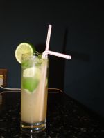 Não faltam opções em petiscos e coquetéis, com destaque para as fritas Groove e para a variedade de drinks. Créditos: Maurício Martini