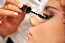 Com os olhos em destaque, os lábios saem de foco. Créditos: Divulgação
