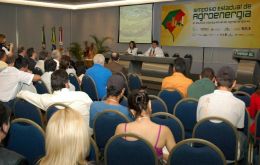 Um dos palestrantes do evento em Porto Alegre, Décio Luiz Gazzoni, da Embrapa Soja, citou as políticas públicas, a eficiência energética e os impactos ambientais como fatores que impactam a demanda de energia, ao lado do crescimento econômico, do aumento da renda per capita, do aumento demográfico e das mudanças climáticas. Créditos: Assessoria de Imprensa Emater