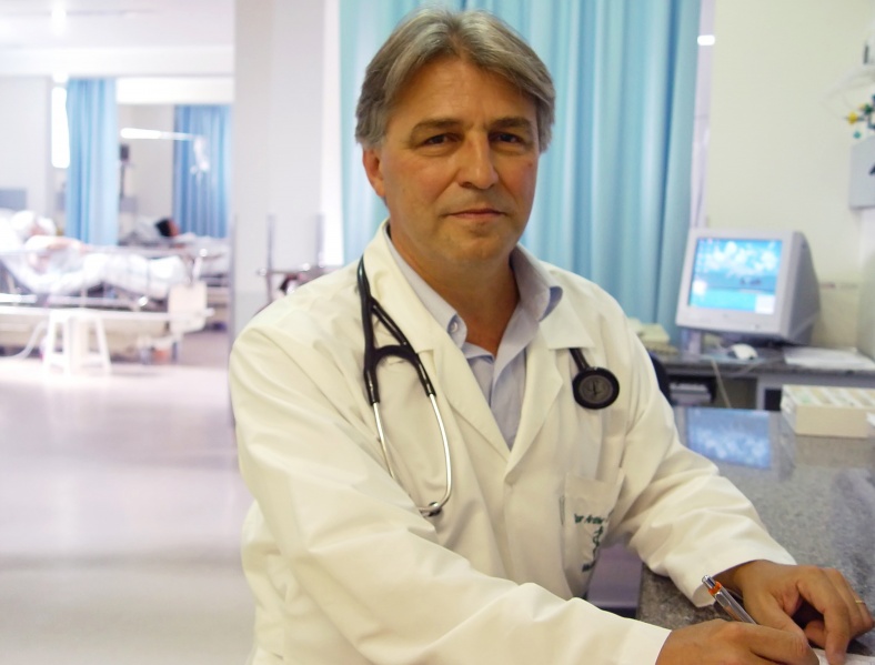 Arquivo:CuidadosbasicoseriasinfeccoesCezar pinheiro.jpg