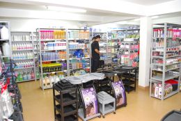 Grandes marcas e novidades em produtos são o diferencial do Procenter. Na foto, apenas parte do que o espaço reserva para os salões e centros estéticos. Créditos: Andrewes Koltermann