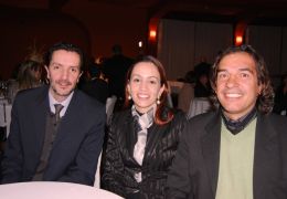 Mauro Mabilde e Mauria Machado, acompanhada do esposo Sidnei Lissarassa, representaram o Jornal Zero Hora no evento.