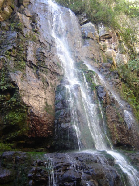 Arquivo:Foto1paginadacapa1Cascata Queda Branca.JPG