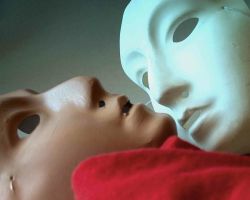 Luiggi Pirandello, dramaturgo italiano, dizia que sem as nossas máscaras nos dissolvemos. Créditos: Divulgação