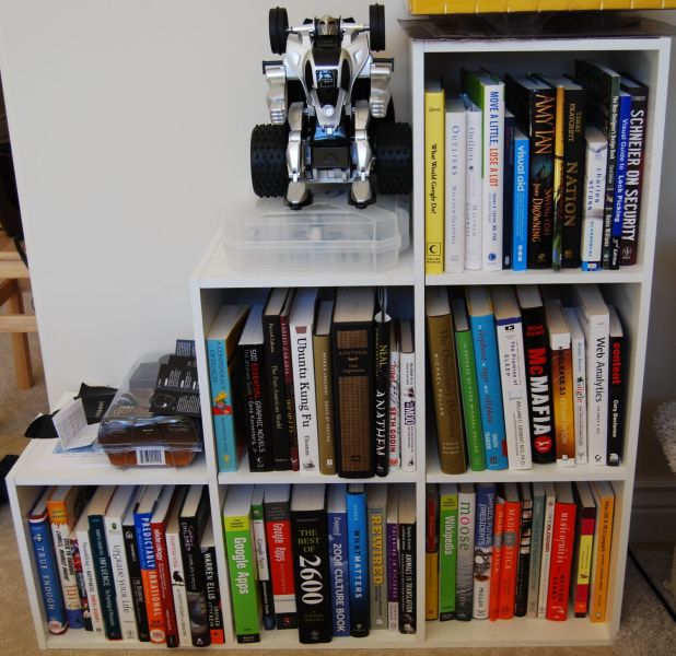 Arquivo:EspaçoumFoto livros.jpg
